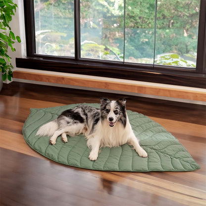 Hadley - Leaf-Shaped Dog Blanket in Cotton and Polyester