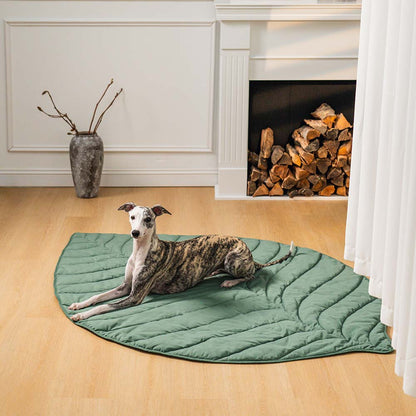 Hadley - Leaf-Shaped Dog Blanket in Cotton and Polyester