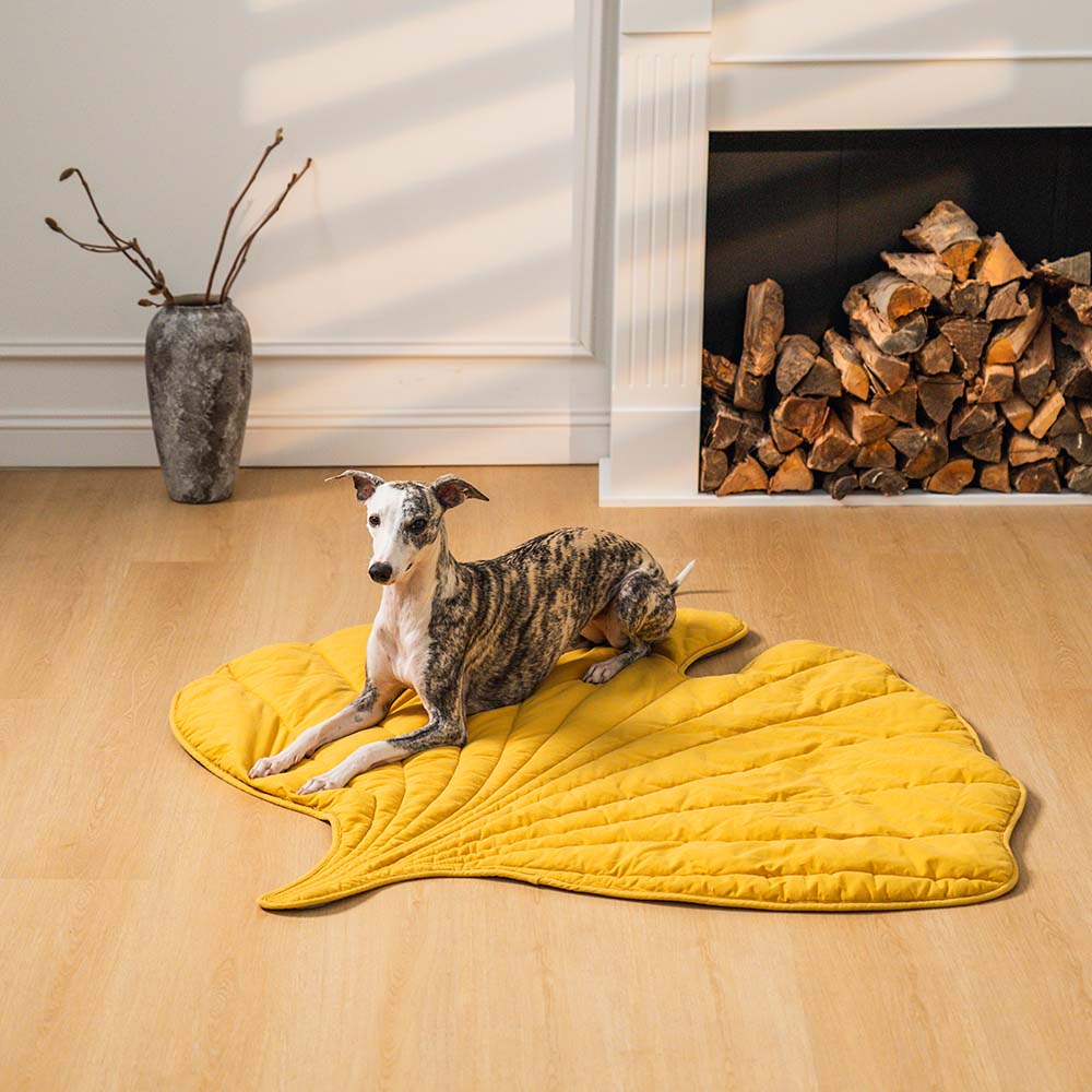 Hadley - Leaf-Shaped Dog Blanket in Cotton and Polyester