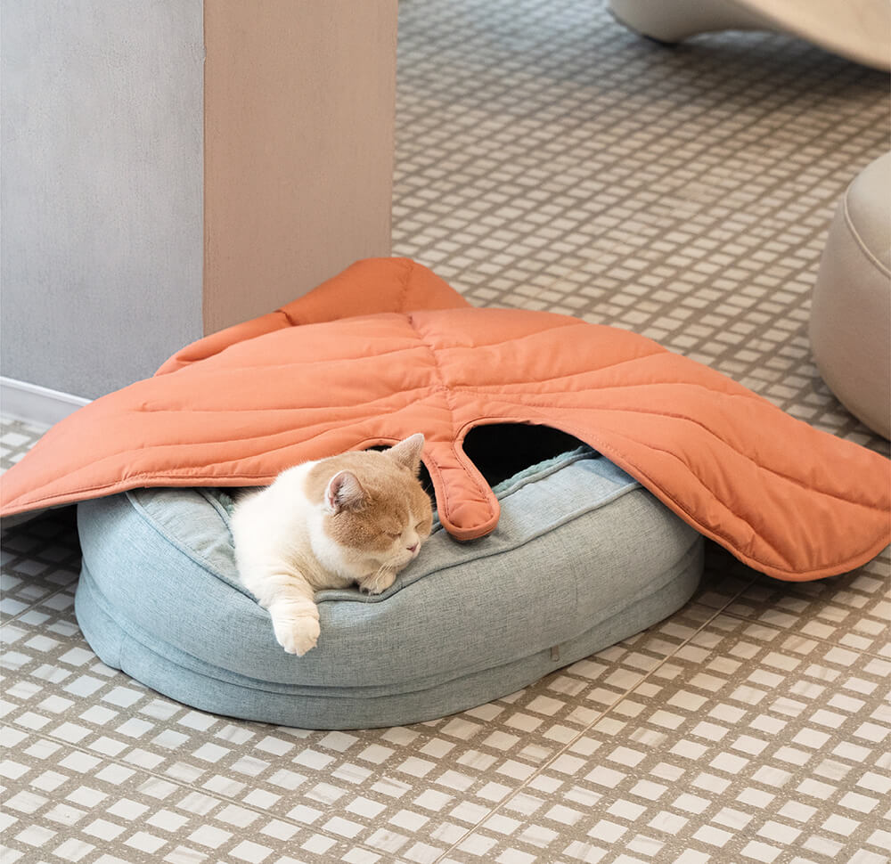 Hadley - Leaf-Shaped Dog Blanket in Cotton and Polyester
