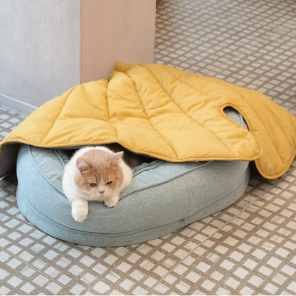 Hadley - Leaf-Shaped Dog Blanket in Cotton and Polyester