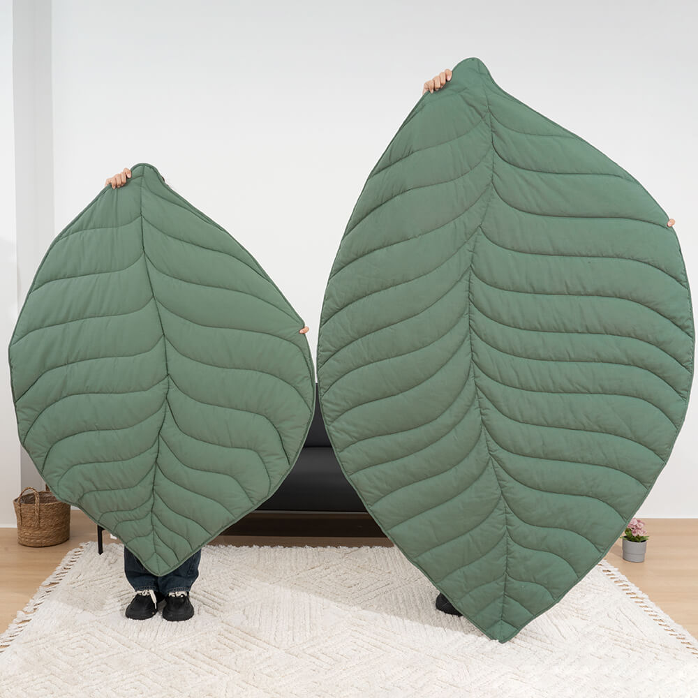 Hadley - Leaf-Shaped Dog Blanket in Cotton and Polyester