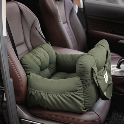 Grove dog car seat — studio lifestyle