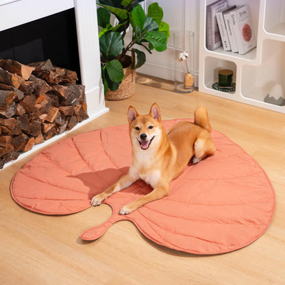 Hadley - Leaf-Shaped Dog Blanket in Cotton and Polyester