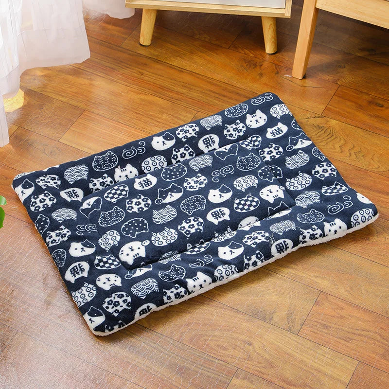 Eden - Flannel Sleeping Mat for Dogs and Cats, Non-Slip and Washable