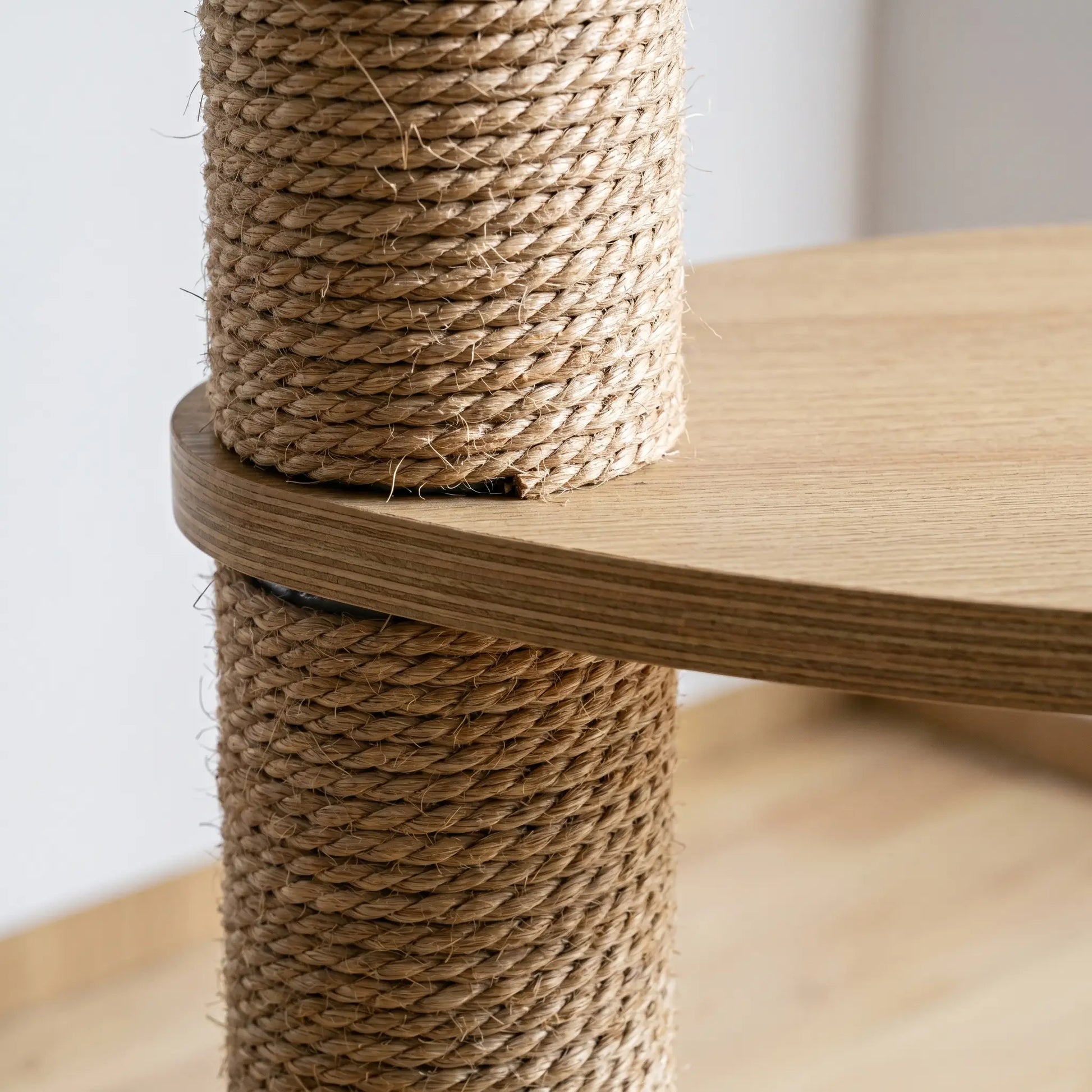Aerie sisal post texture detail
